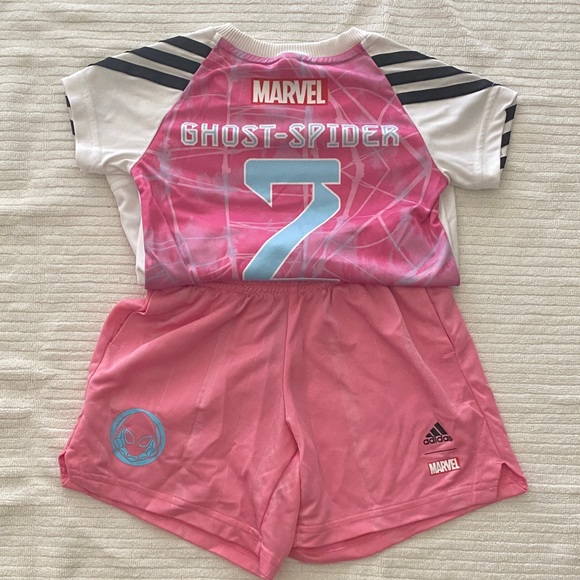 Adidas Kids Marvel White and Pink Tee & Shorts Set - Picture 2 of 3